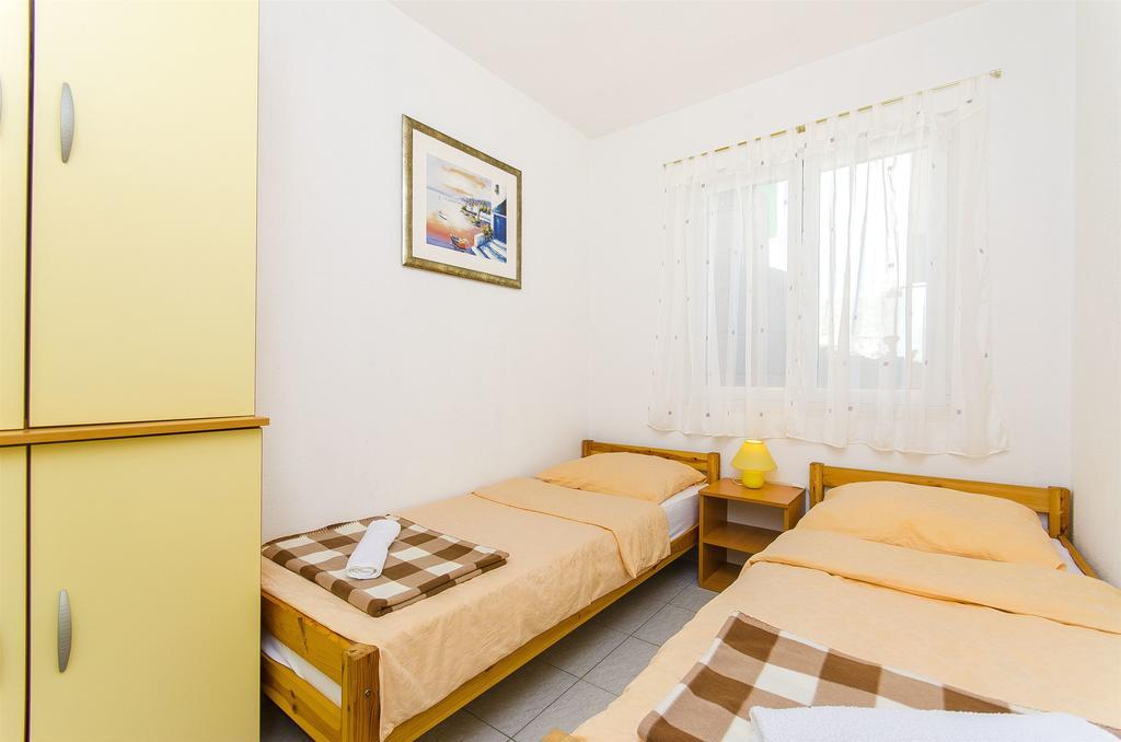 Apartment Antonio Bogomolje Екстер'єр фото