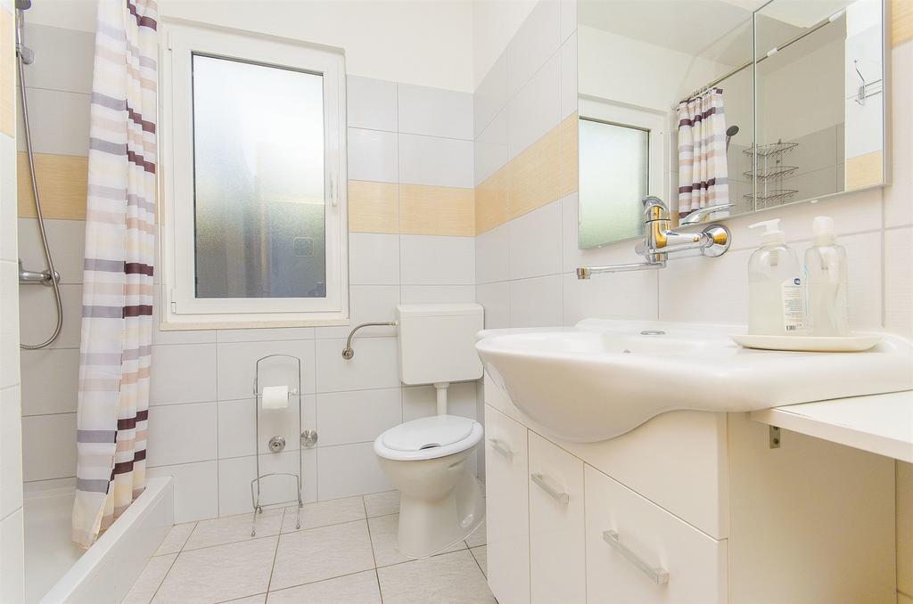 Apartment Antonio Bogomolje Екстер'єр фото